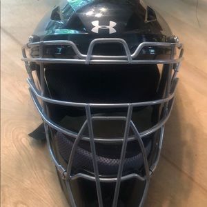 Intermediate catchers helmet